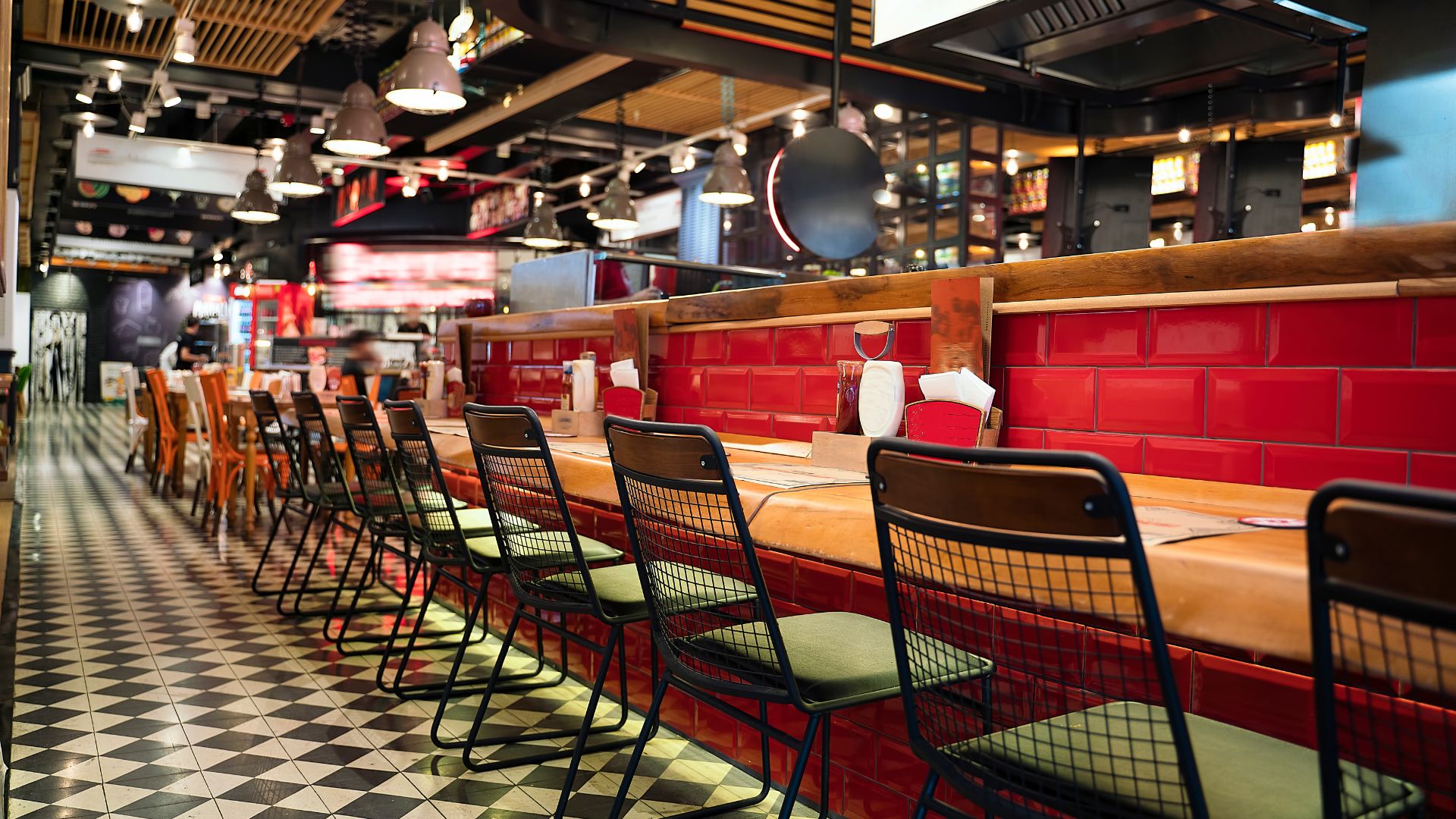 Investing-fast-food-chain-Oman (6)